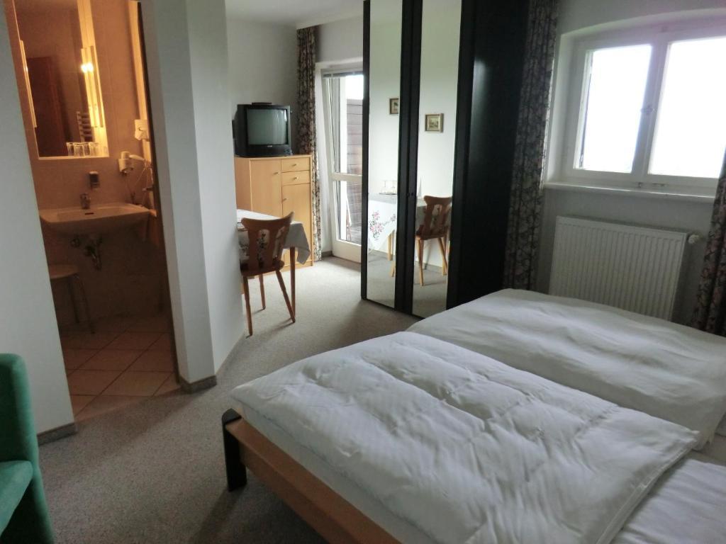 באד גריסבאך Hotel Garni Rottaler Hof חדר תמונה